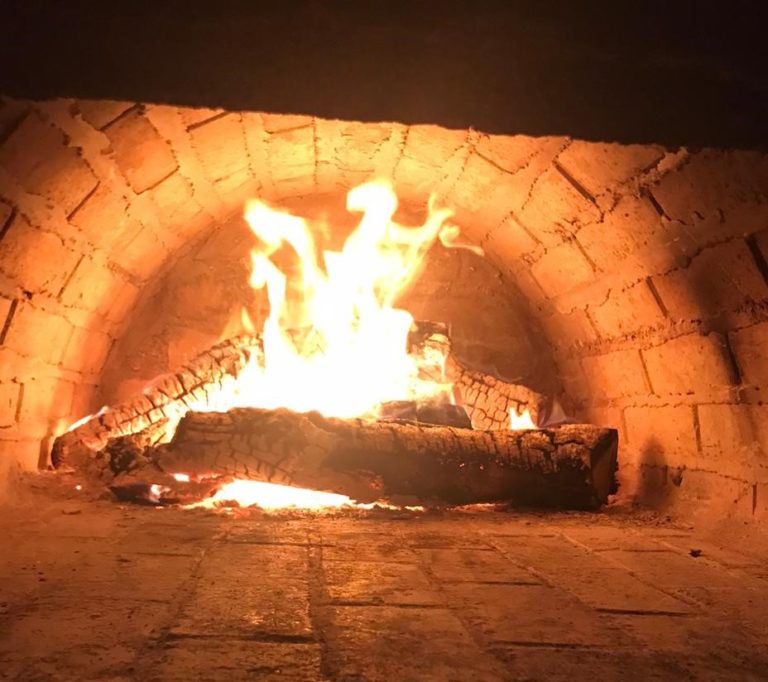 Brick pizza oven